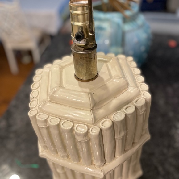 VINTAGE Bamboo chinoiserie lamp Grandmillenial HUGE - Picture 3 of 5